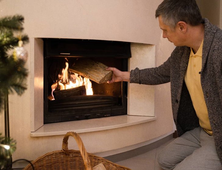 Calienta tu casa al mejor precio con la estufa de leña más económica de Amazon. Foto Pixabay