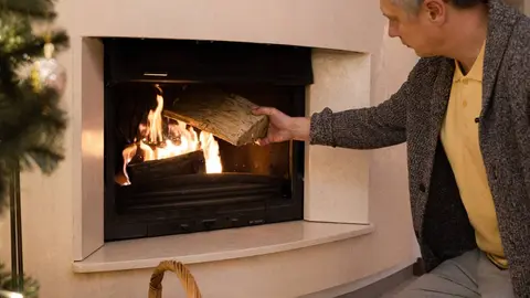 Calienta tu casa al mejor precio con la estufa de leña más económica de Amazon. Foto Pixabay